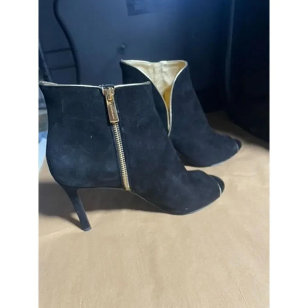 New Michael Kors  Harper Bootie sexy 9m  suede /gold heels